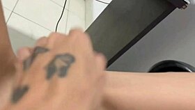 hermanastra se encuentra bien cachonda en su habitacion me excito y termino follandomela historia completa