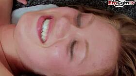 Nettes Britisches Teen 18+Ie Mit Kleinen Titten Versucht Ihren Ersten Porno