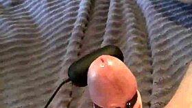 Hey, check out this handless cumshot with vibrator