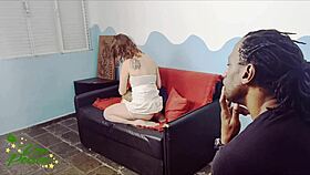 Bbc me ajudou a testar os brinquedos novos e comeu o meu cuzinho