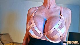 Victoria mature with big breasts