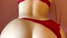 Nagyobbnak tűnik a seggem pirosban lovagolva?