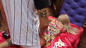 Comendo o cu da mandastra loira sex toy