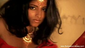 this seductive milf body makes men crazy