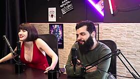 Lady Snow And Lord Kenobi Share Sensual Cast Moments!