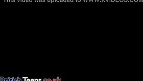 Perawat Mahasiswa Cantik 18 Tahun Memeknya Dijilat Tetangga Tua, Panas Banget Kan?