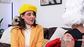 Juicy milf Aubree Valentine licks wet pussy in lesbian fingering and masturbation