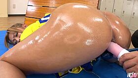 japanese cheerleader yui aoyama feels the thrill of banging her team