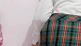 que rico culo tiene esta alumna despues de la escuela moja sus braguitas del orgasmo y graba todo en video