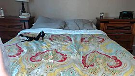 Shy Teen Bitch Is Having Her First Solo Cam Performance Ever!