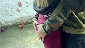 Casada dando gostoso pra um militar no cafofo