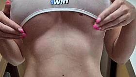 Russian pussy licking instructions with joi.