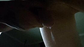 前立腺プレイで激しい射精へ