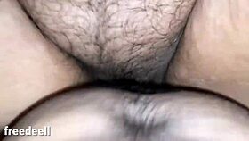 patisin arkadaşının bu ev yapımı asyalı videoda onu nasıl sert siktiklerini gördün mü?