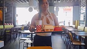me levou para comer um bigmac mas ele queria comer minha big bunda