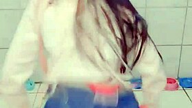 novinha egirl rebolando