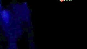 Chupando desconhecidos engolindo porra e beijando o corno gloryhole 17