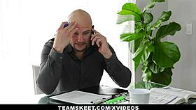 Does Petite Latina Binky Beaz Want Facial After Doggystyle?