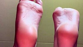 white girl shows me her feet for money, loving those fetish socks and toes vibes 🦶💸