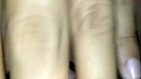 หีเพื่อนสาวที่มีน้ำเงี่ยนไหลออกมาเงี่ยนสุดๆ 😏