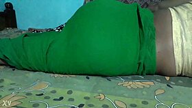 Desi sanjana aunty showing her ass!