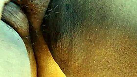 desi bhabi cleans her hairy pussy!