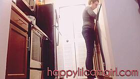 i watch this girl ignore me while cleaning the kitchen, giantess recording