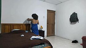 Madura Irresistible Desfile De Encanto Y Sensualidad En Falda Sexy