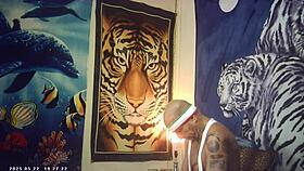 Newbie bombshell tests pound machine backstage