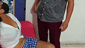 Запись домашнего порно со студенткой с неожиданным концом, когда актёр бросает телефон