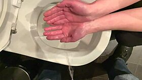 i keep his dick when he pee and next washing my hands in pissing