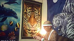 Newbie bombshell tests pound machine backstage