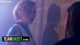 Ви трахает маленькую 18+ Кейтлин в сыром пародии на Аркан