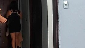 Sexo arriscado com melhor amigo do meu marido.