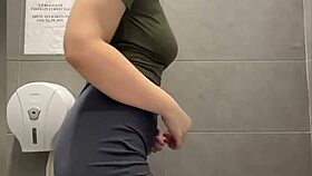 Extreme squirt on cam 😍