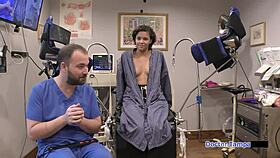 ik neukte die Latina verpleegster met gepiercte tepels in Florida