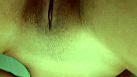 Me pongo caliente en el centro comercial y no puedo aguantarme