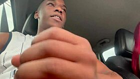 ruiva hotwife sucking cock in traffic, swallowing every drop