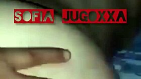 Empinada con sus nalgotas comiendo verga mi esposa.