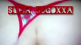 Empinada con sus nalgotas comiendo verga mi esposa.