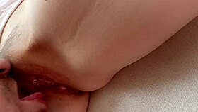 Girl needs the truth: is it better to lick a shaved pussy or a hairy one?