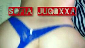 Empinada con sus nalgotas comiendo verga mi esposa.