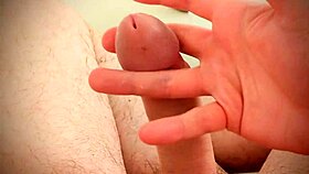 Bigdickduder bathtime wank!