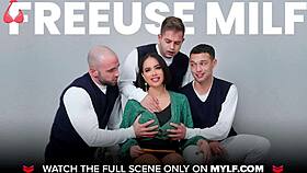 חמות נותנת תחת בתמורה לחפצי הבית