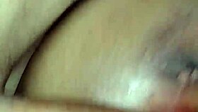 Arab wife gets pussy creampied in amateur session