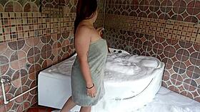 Que rico me da por el culo mi padrastro en el jacuzzi cuando su esposa se va para el trabajo 1 parte