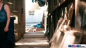 Ei, poder não é porra de soco, é peitão e lambida na buceta! 😏