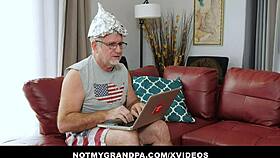 मैंने देखा जैकी हॉफ की बड़ी टिट्स पसी ओल्ड मैन से फकड हो रही है