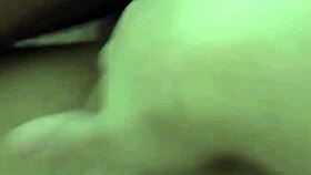 mulher do corno gozando pelo cus� no cu da mulher do corno