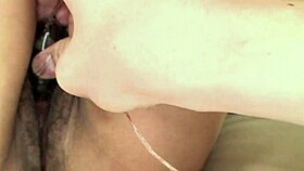 Japanese MILF spreads her gaping pussy in stockings